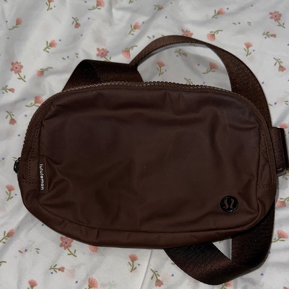 Lululemon Everywhere Belt Bag 1L - Picture 1 of 2